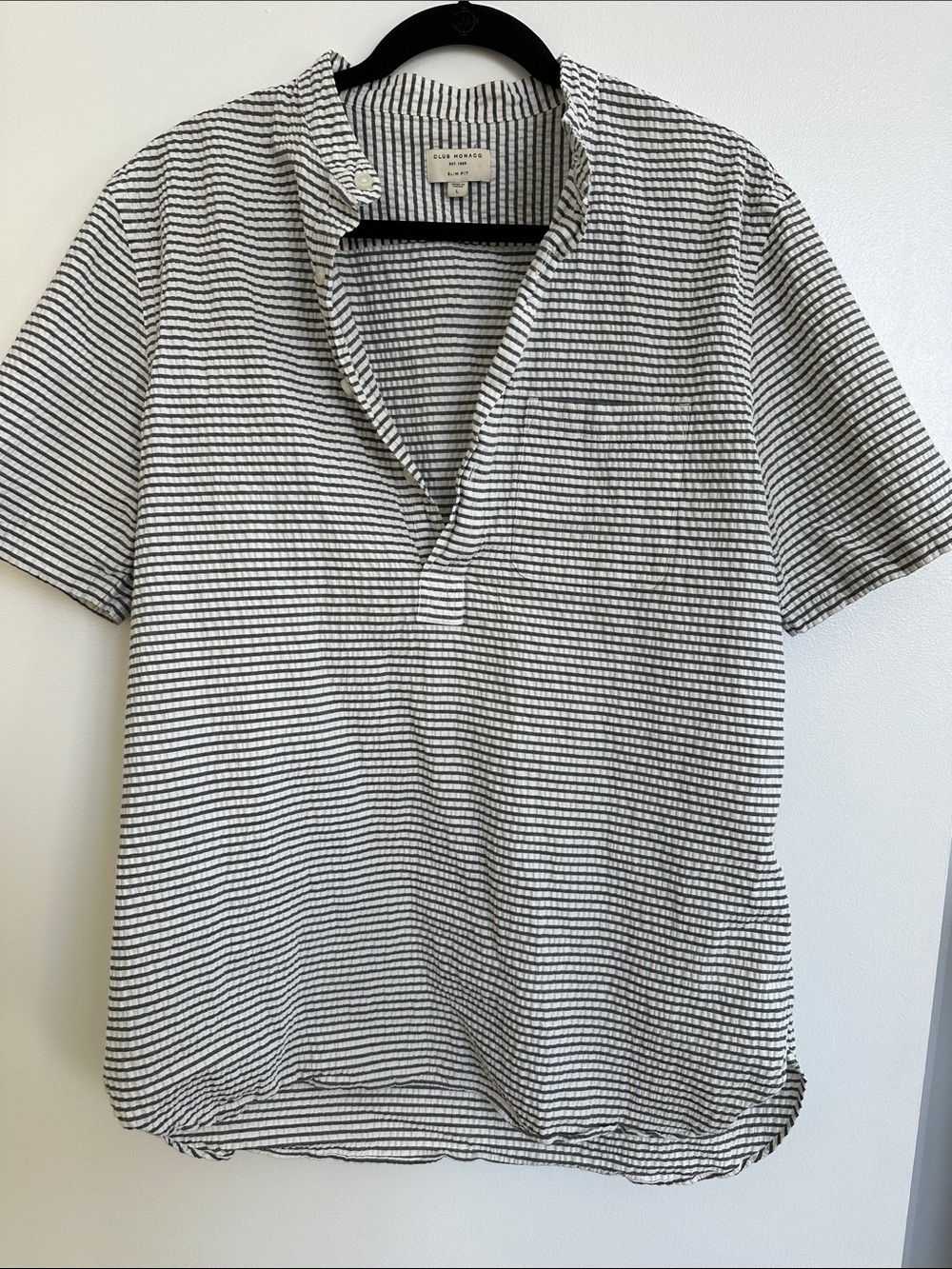 Club Monaco Men’s Black & White Narrow-Stripe Short-Sleeve Polo